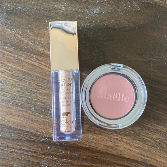 Makeup bundle - Picture 3 of 4